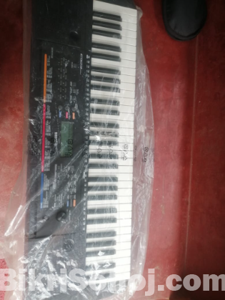 Piano Yamaha  PSR-E263